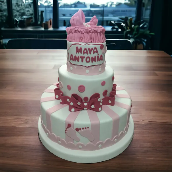 Tort de botez realizat de Cofetăria Sicopan Deva
