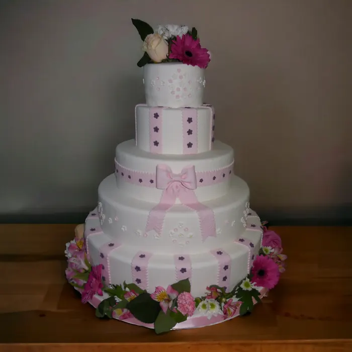 Tort de botez realizat de Cofetăria Sicopan Deva