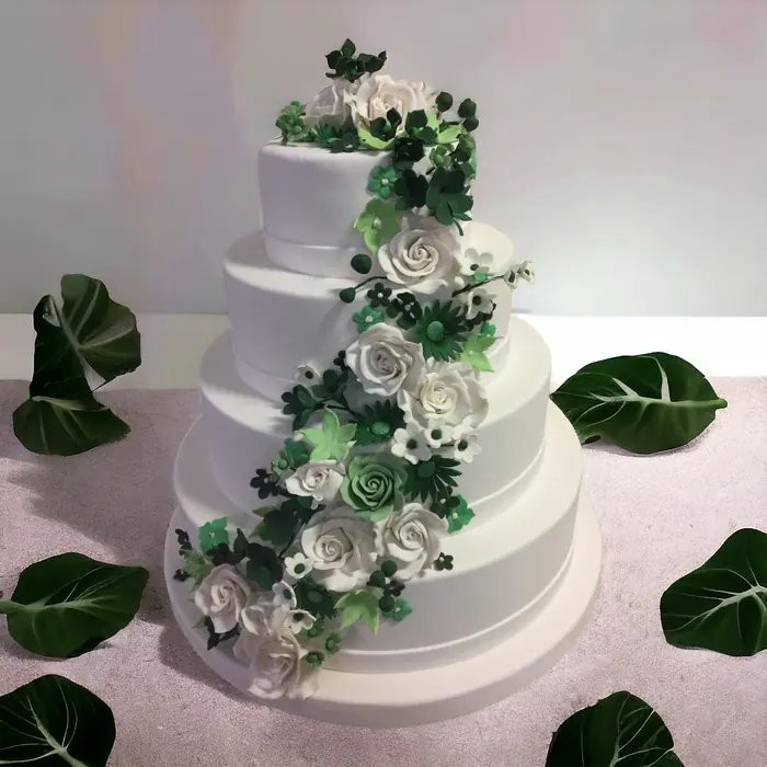 Tort de nuntă realizat de Cofetăria Sicopan Deva