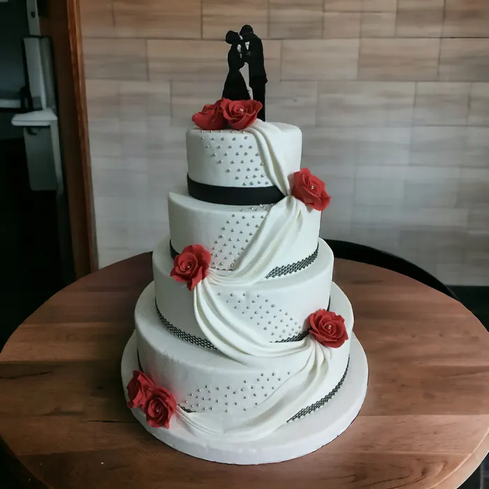 Tort de nuntă realizat de Cofetăria Sicopan Deva