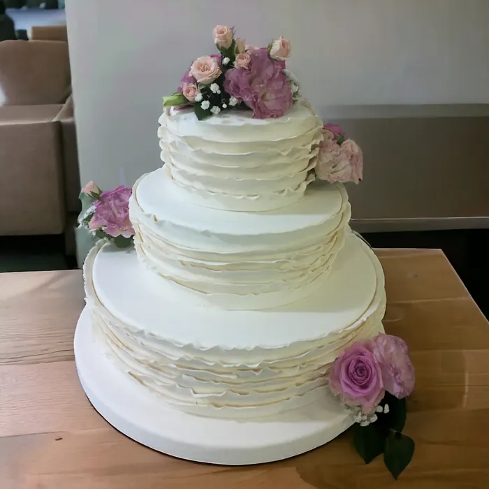 Tort de nuntă realizat de Cofetăria Sicopan Deva