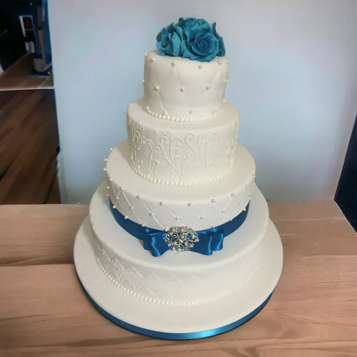 Tort de nuntă realizat de Cofetăria Sicopan Deva