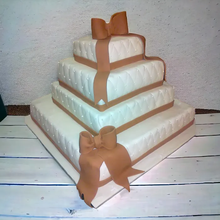 Tort de nuntă realizat de Cofetăria Sicopan Deva